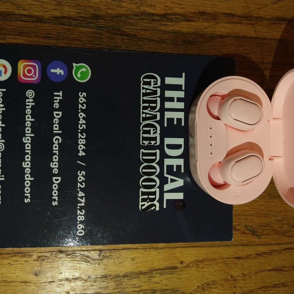 Wireless earbuds
